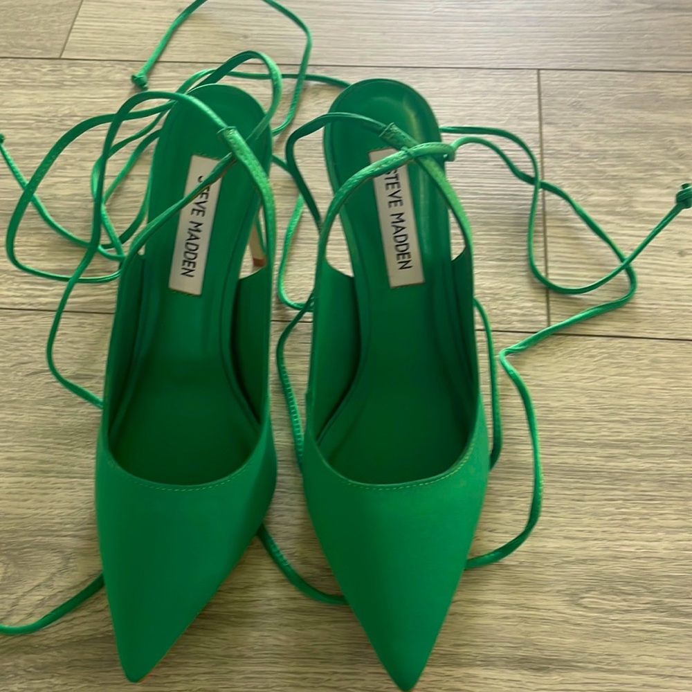 Steve Madden lace up Stilettos NWOB